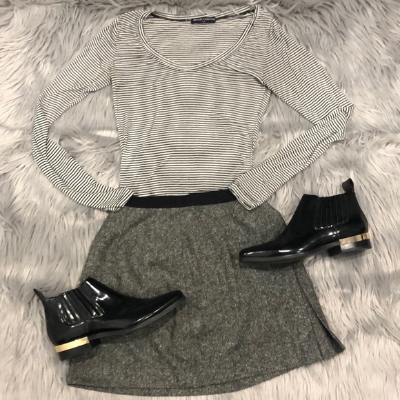 Guess 🖤✨tweed mini skirt with side pleat - Picture 2 of 8